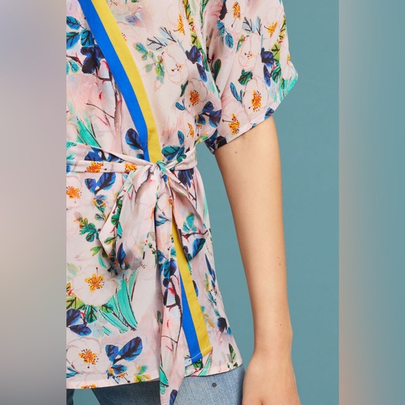 Anthropologie Kimono Style Wrap Top Light Pink Floral - Picture 3 of 5
